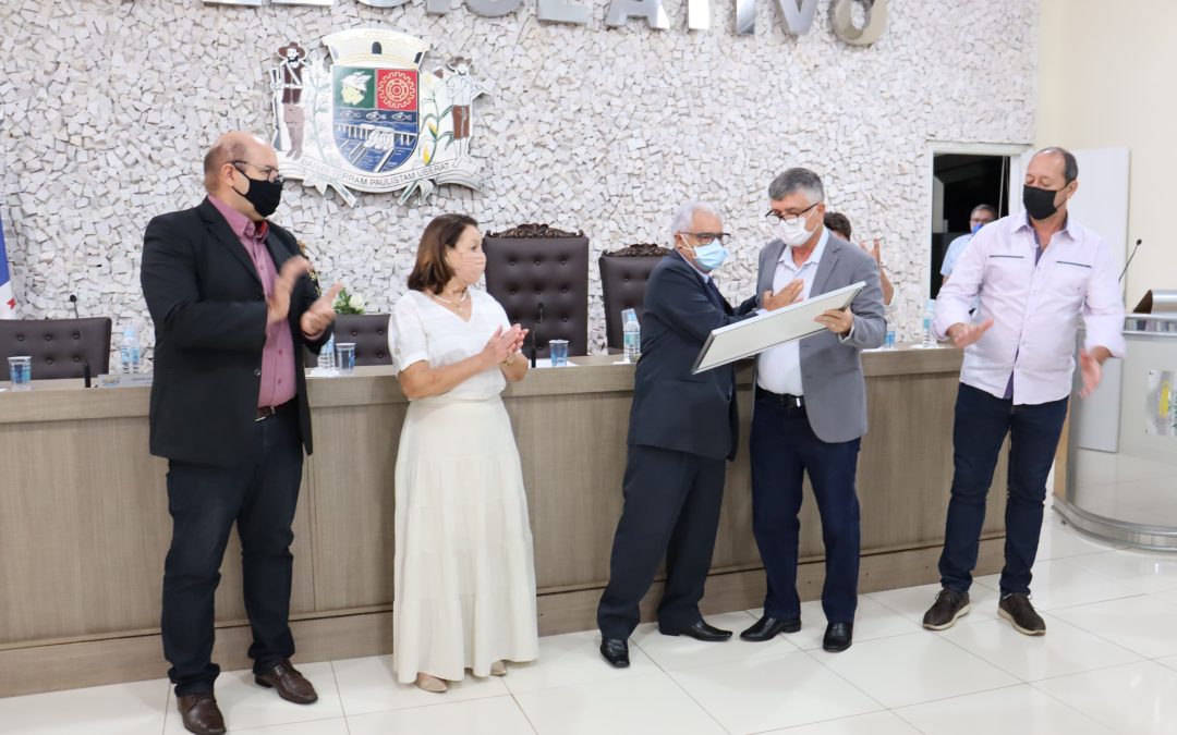 José Gari Borges recebe título de cidadão baririense