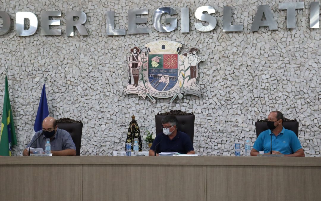 No retorno, vereadores aprovam três projetos em caráter de urgência