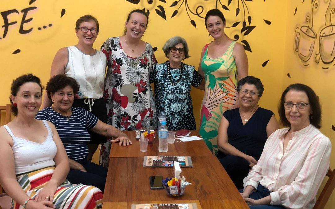 Mulheres criam grupo para divulgar prevenção do câncer de mama