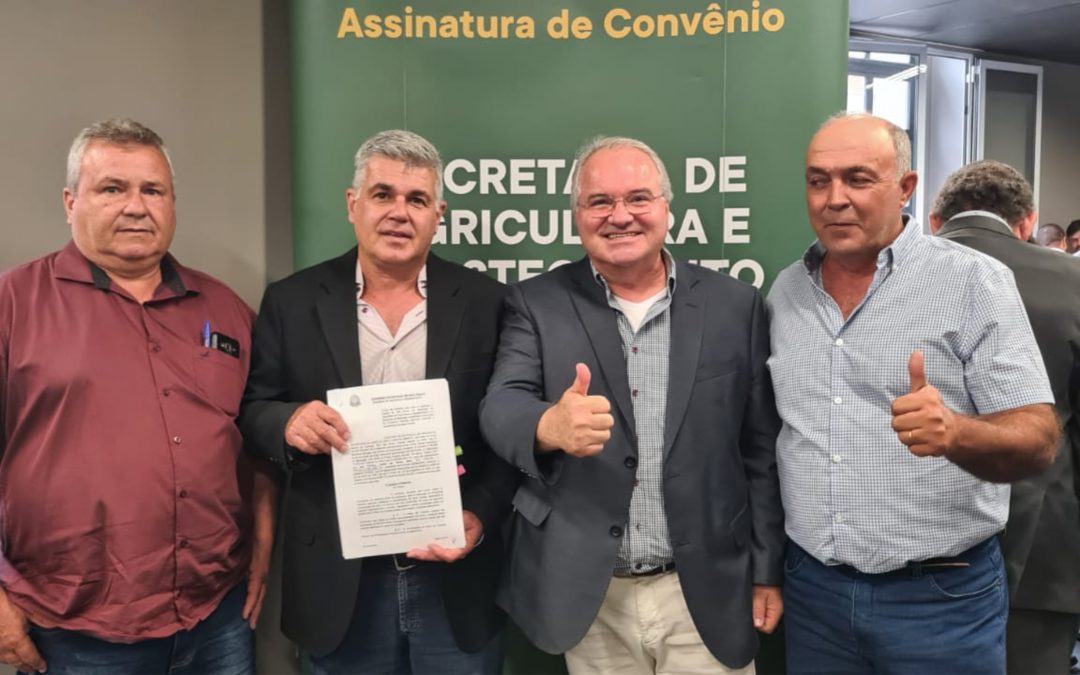 Boraceia assina convênios que ultrapassam R$ 1 milhão com a Secretaria de Agricultura