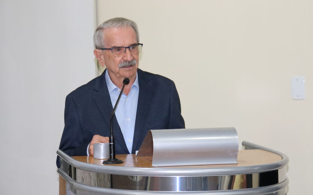 Curador utiliza tribuna da Câmara e agradece apoio ao Museu Mário Fava