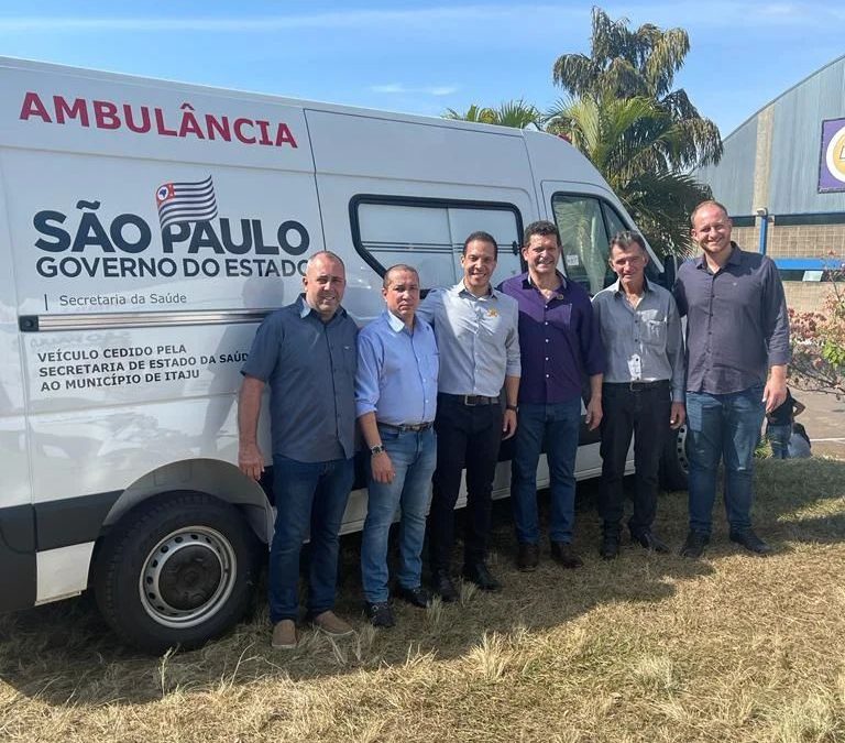 Itaju: Convênios e emenda trazem caminhão pipa e ambulância