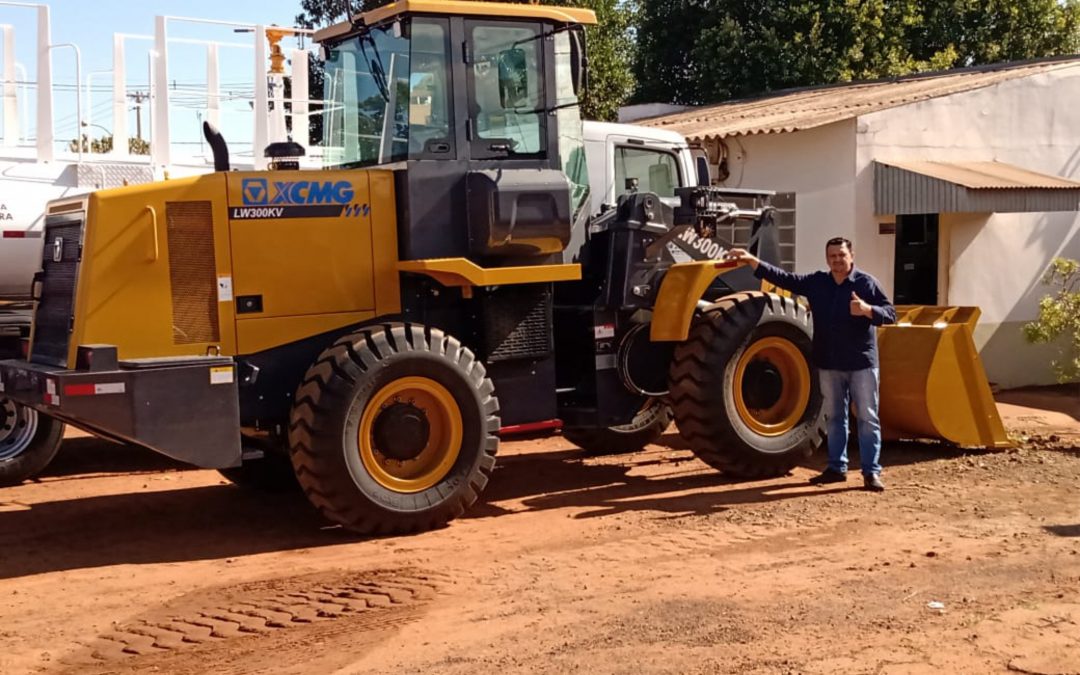 Bariri já conta com viatura L200 e nova pá-carregadeira