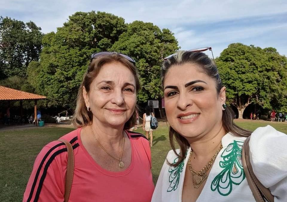 Acadêmicas participam de encontro de escritores e editores