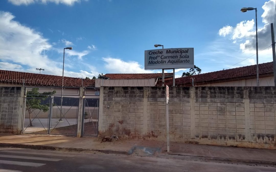 Antigo prédio da Creche Carmen é alvo de furtos e vandalismo