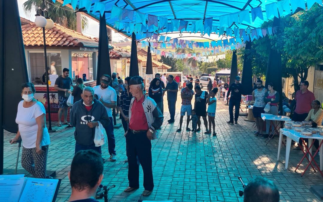Feira de Sabores e Artes agita calçadão central de Boraceia