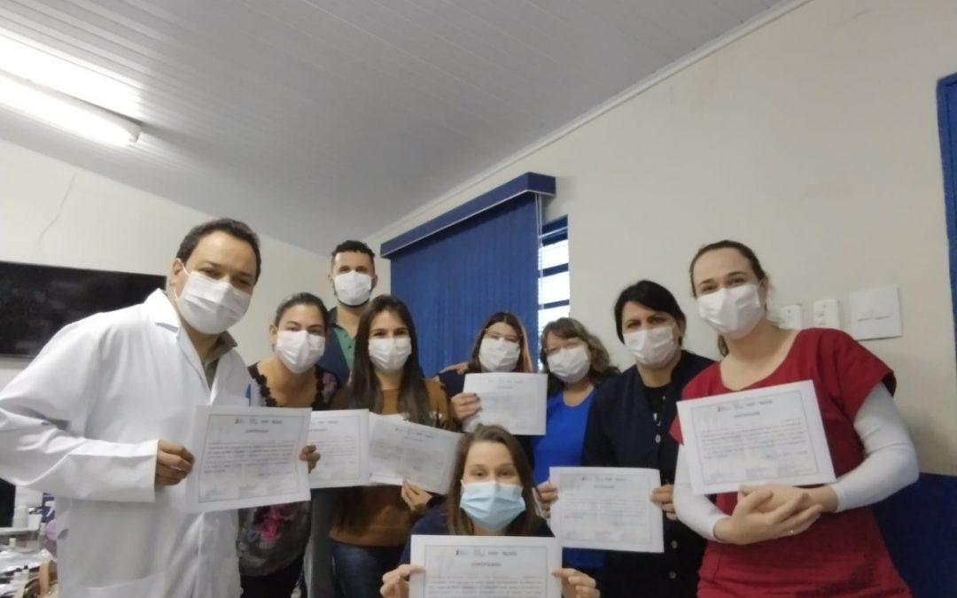 Enfermeiros participam de curso de teste rápido para IST’s