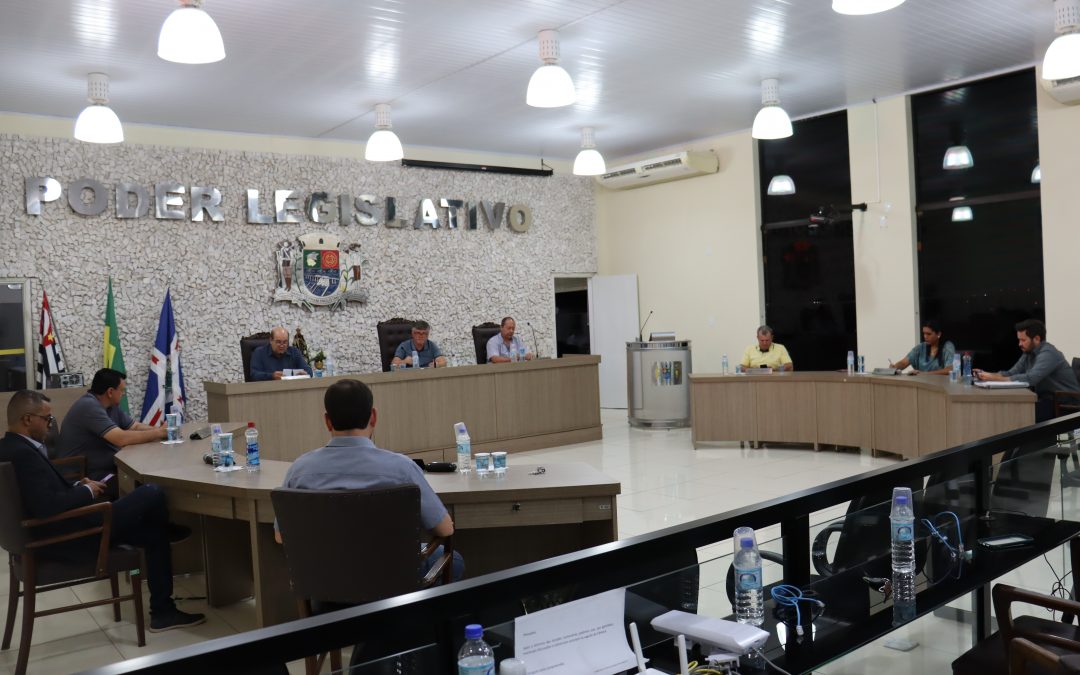 Câmara rejeita terceira sessão em meses de cinco segundas-feiras