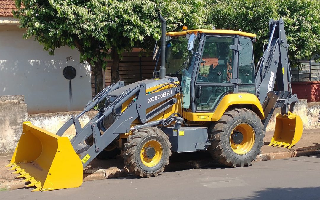 Itaju conquista nova máquina retroescavadeira