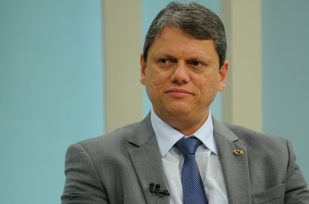 Tarcísio de Freitas é eleito governador de São Paulo