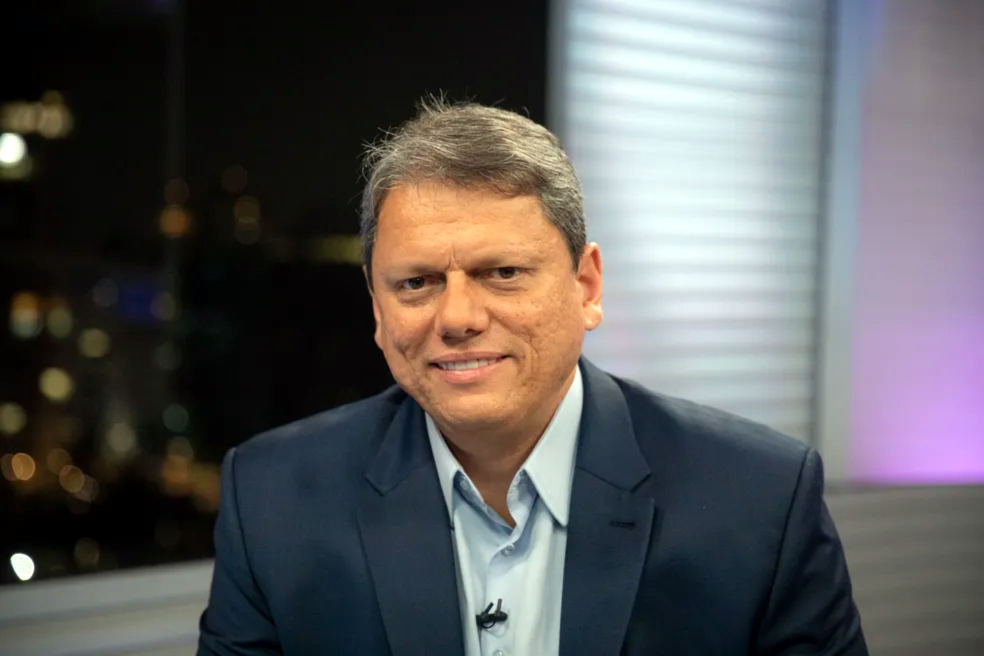 Lula vence disputa para presidente; Tarcísio é eleito governador