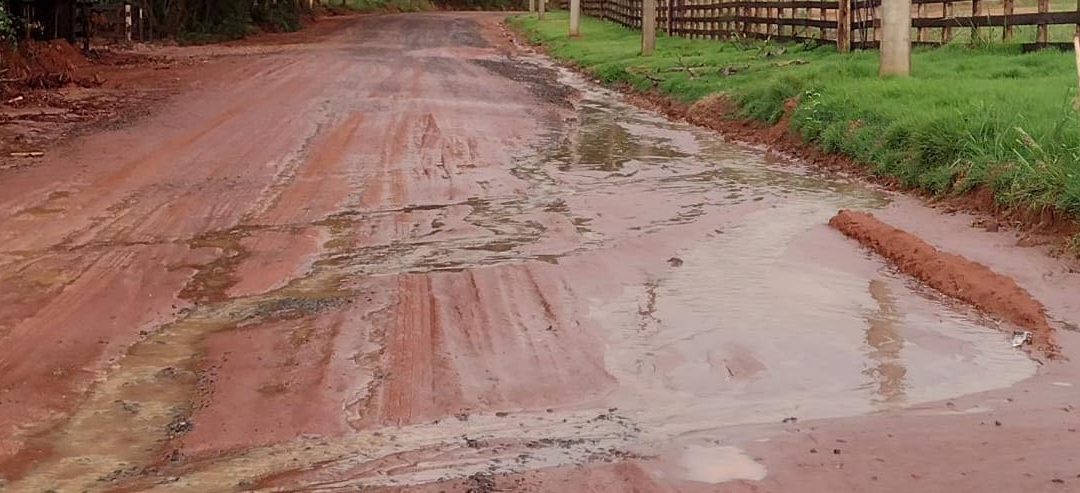 Bariri: Chuvas danificam bacias de contenção de água da estrada do Aeroporto
