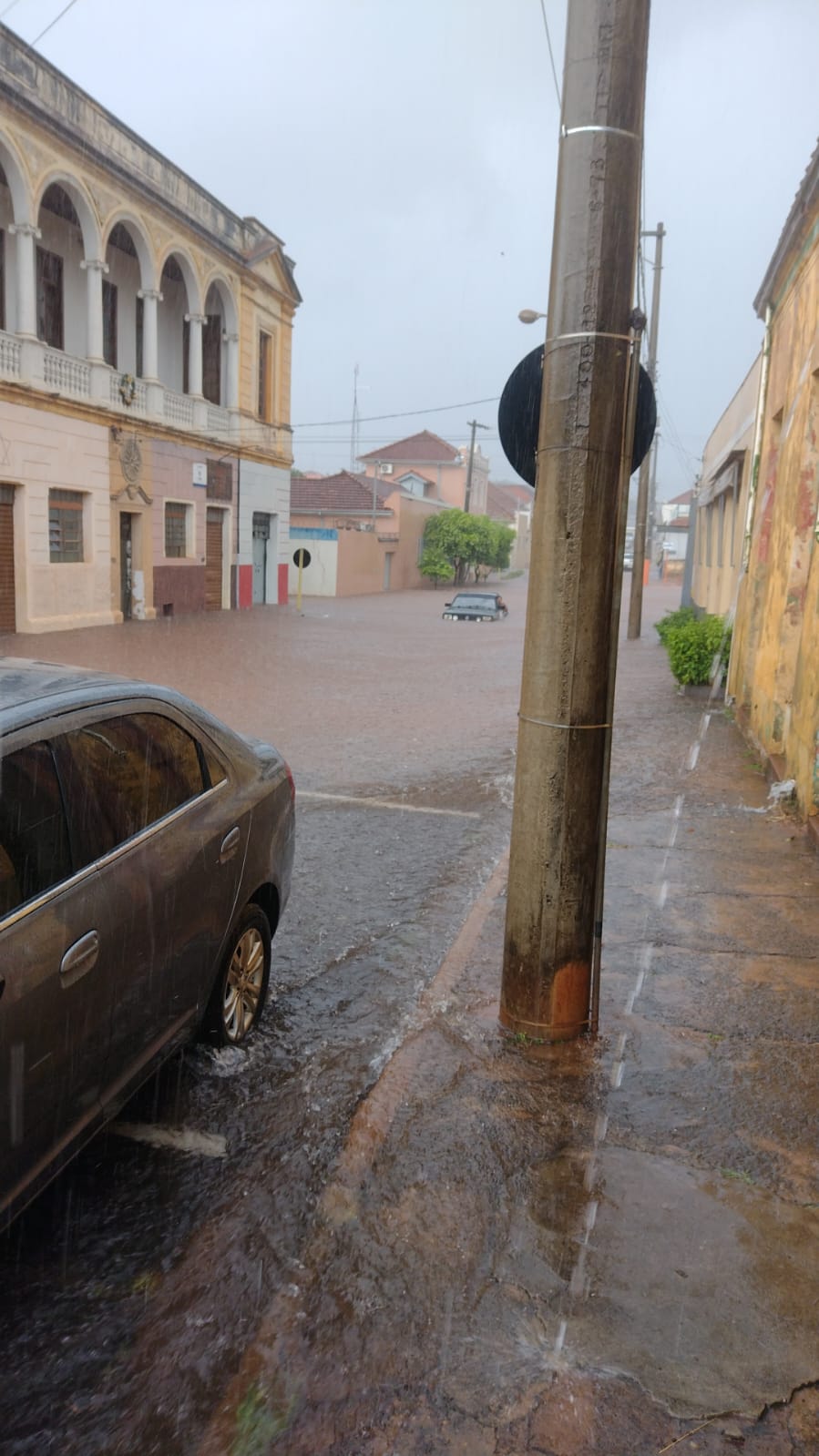 Forte Chuva Causa Alagamentos E Estragos Em Bariri Jornal Candeia 