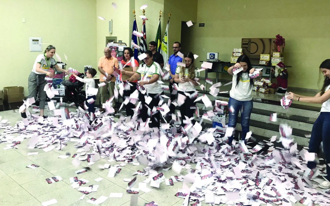 Luana Melo Furcin ganha Scooter elétrica da Acib