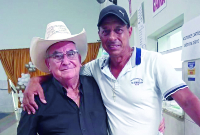 Banda Agagê se apresenta no Clube da Melhor Idade