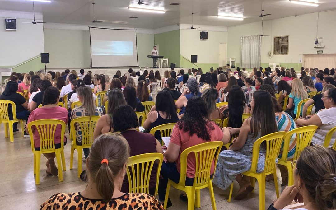Educadores participam de formação