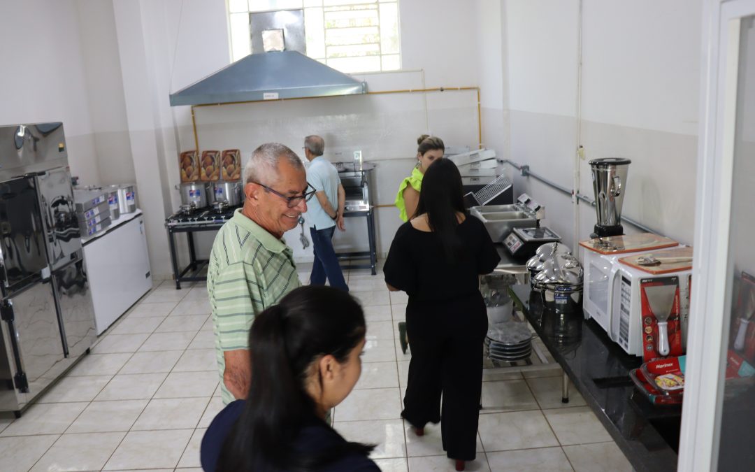 Bariri inaugura projeto Cozinhalimento
