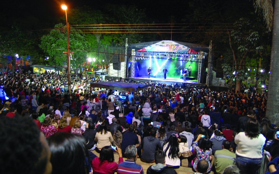 Moradora do centro reclama de som alto em eventos na praça