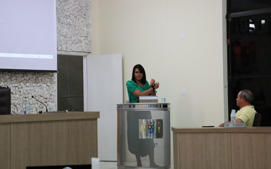 Com as mãos atadas, Myrella afirma ser perseguida pelo governo