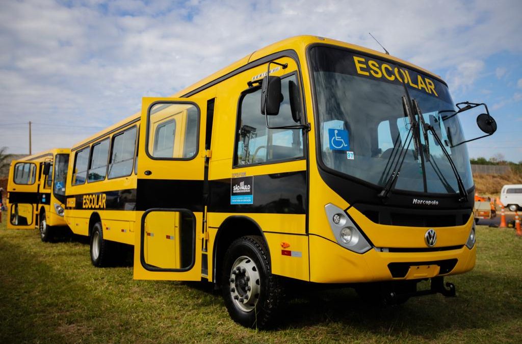Boraceia recebe ônibus escolar do governo do Estado