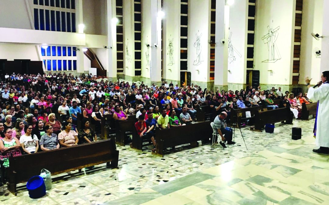 Padre José Antonio volta a celebrar missa das bênçãos em Bariri