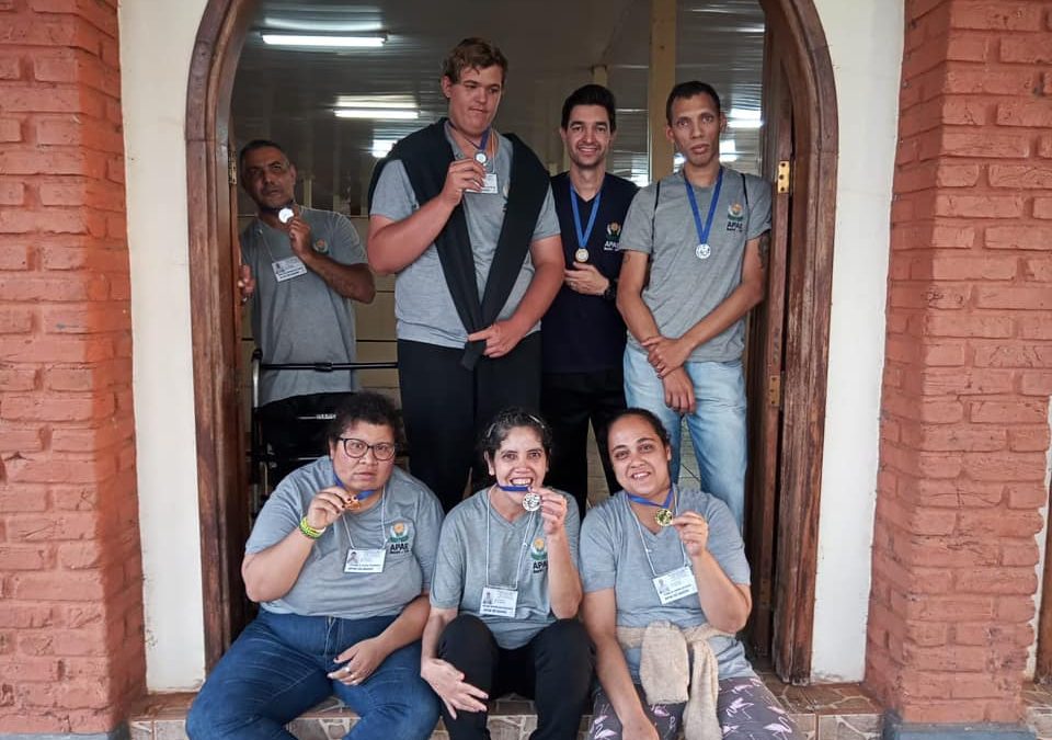 BARIRI: Apae fatura ouro e prata na Bocha do Circuito Especial