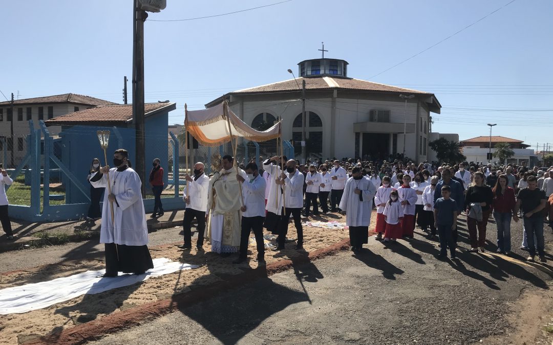 Paróquias de Bariri celebram a festa de Corpus Christi