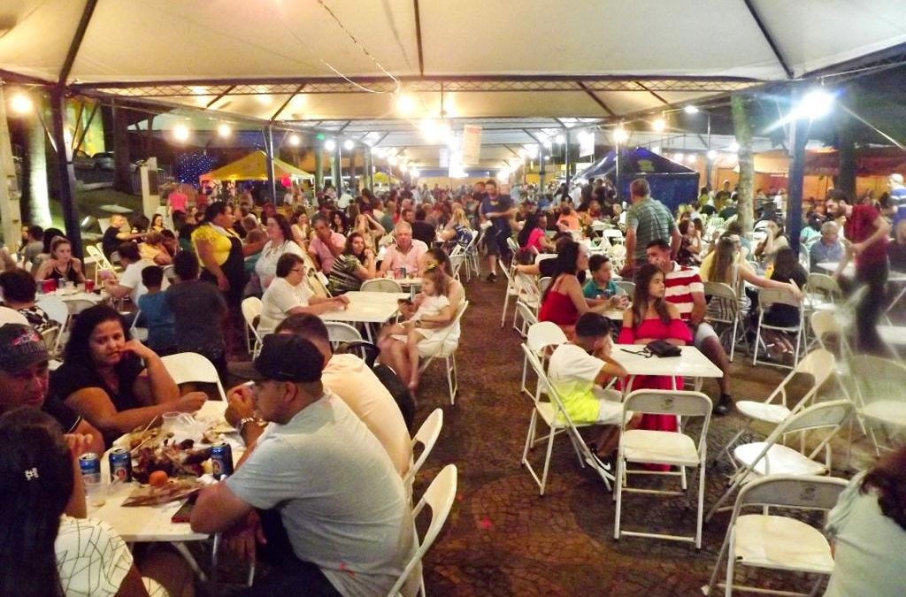Paróquia inicia arrecadação de óleo para festa da Padroeira