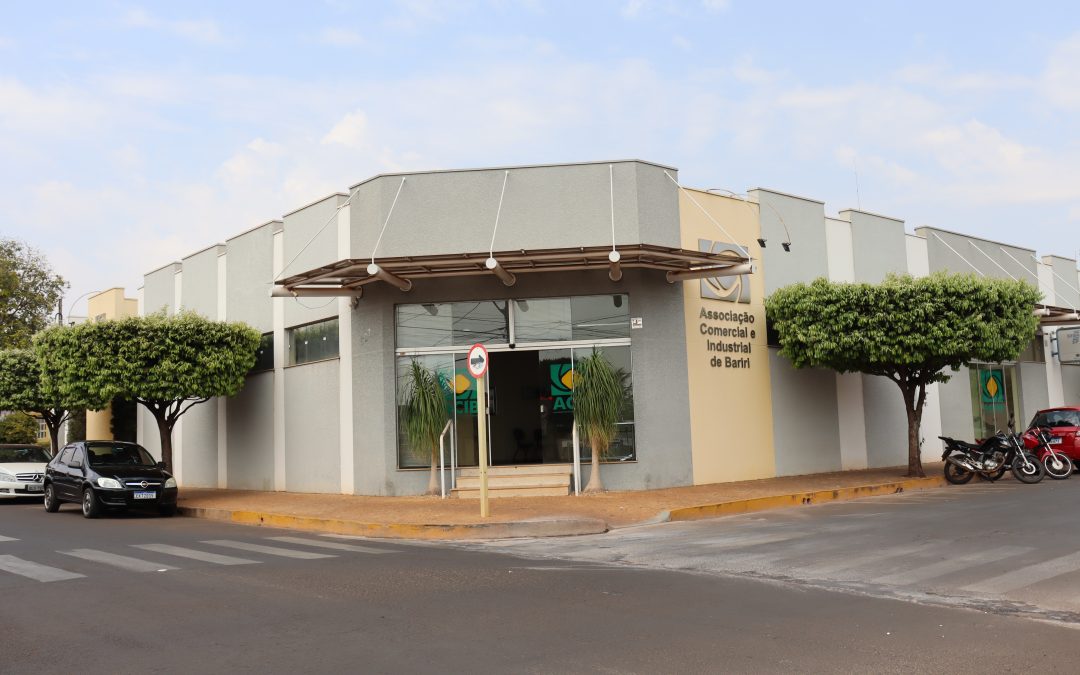 ECONOMIA: Sindicato realiza assembleia dia 31 para definição de horário especial do comércio