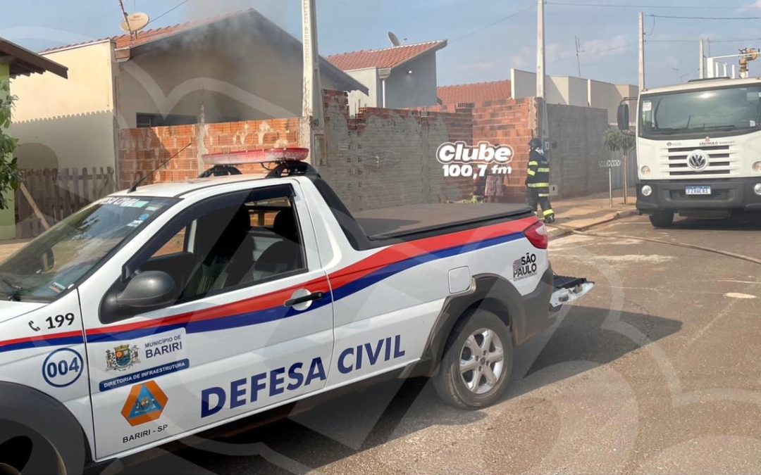 BARIRI: Fogo atinge residência no Jardim Romero