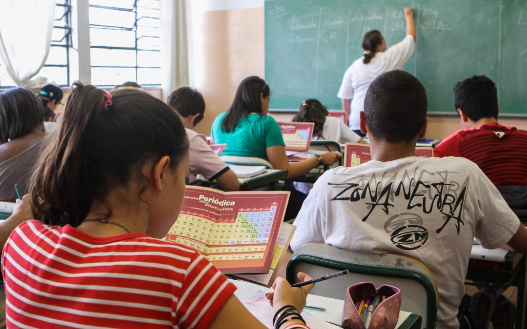 EDUCAÇÃO: Governo de SP muda cálculo de bônus para professores da rede