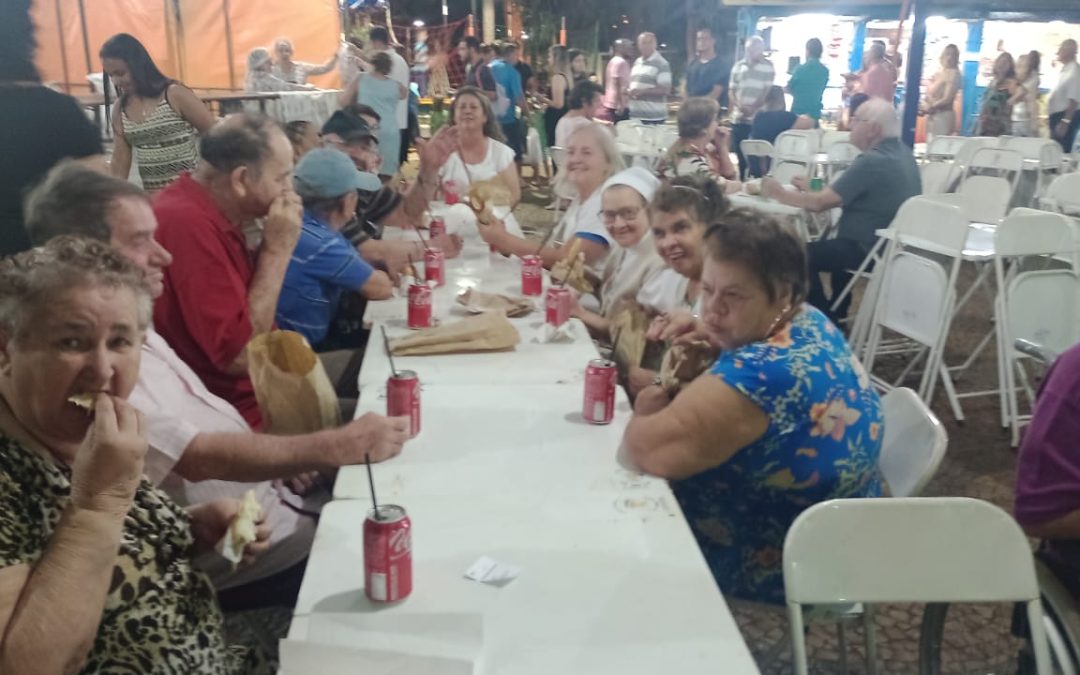 BARIRI: Idosos do Lar Vicentino participam da Quermesse da Padroeira