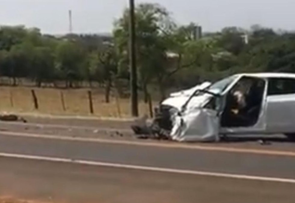 POLÍCIA: Caminhão e automóvel envolvem-se em acidente na SP-261