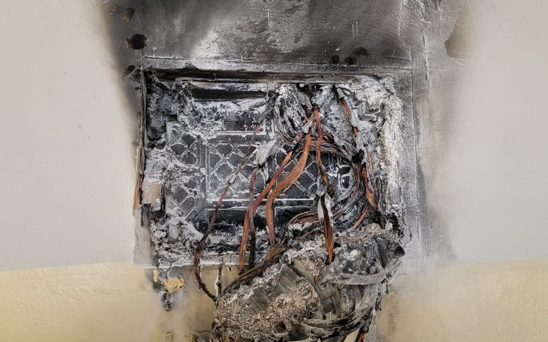 BARIRI: Após fogo em caixa de energia, Emei suspende aulas para manutenção