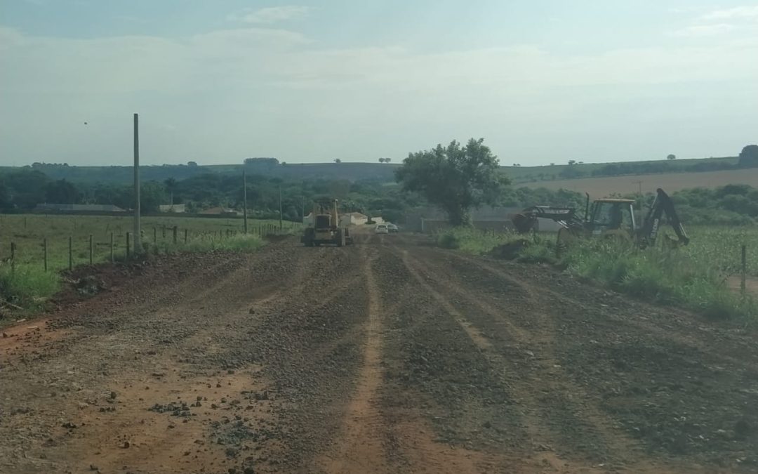 BARIRI: Morador de condomínio reclama de serviço em vicinal; diretor diz que serviço ainda será concluído