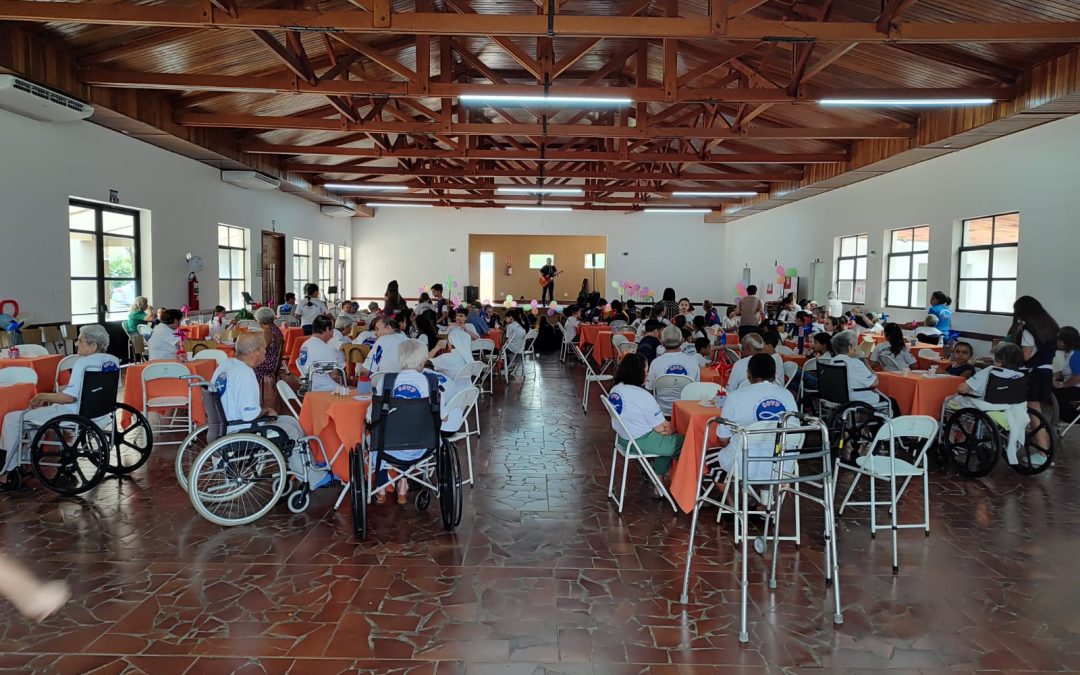 Bariri: Escola Julieta promove Chá da Tarde no Lar Vicentino