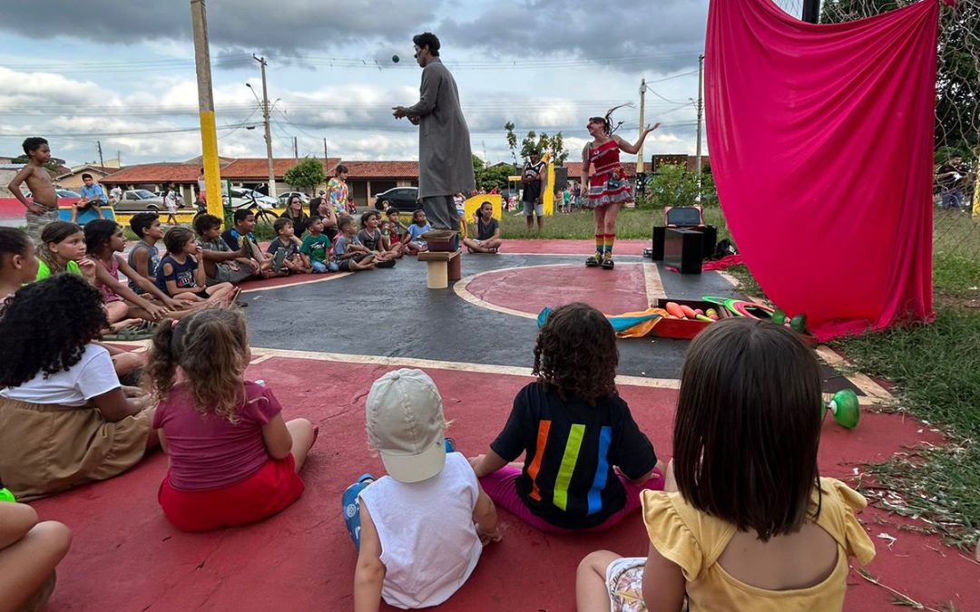 BARIRI: Escolinha de Skate realiza Festa do Mês das Crianças