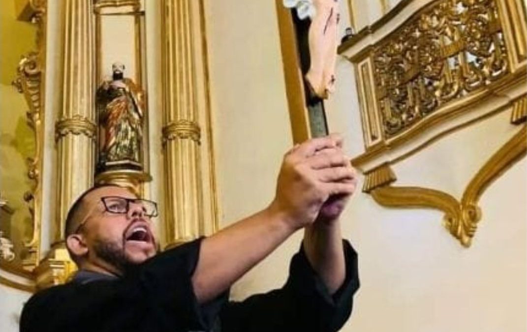 BARIRI: Noite de louvor e adoração com Frei Wilson