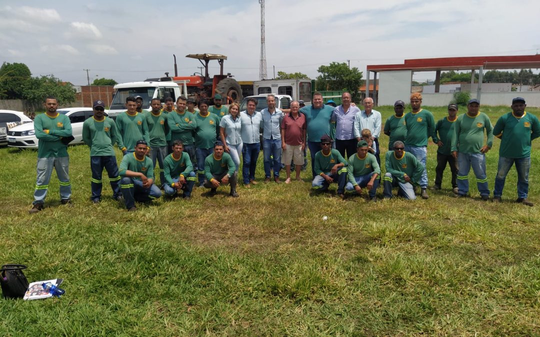 Empresa de limpeza inicia serviço em Bariri