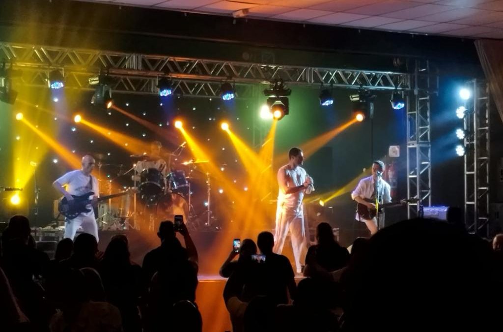 BARIRI: Ukiah e Queen Tribute Brazil garantem sucesso do 2º Baile Rotário