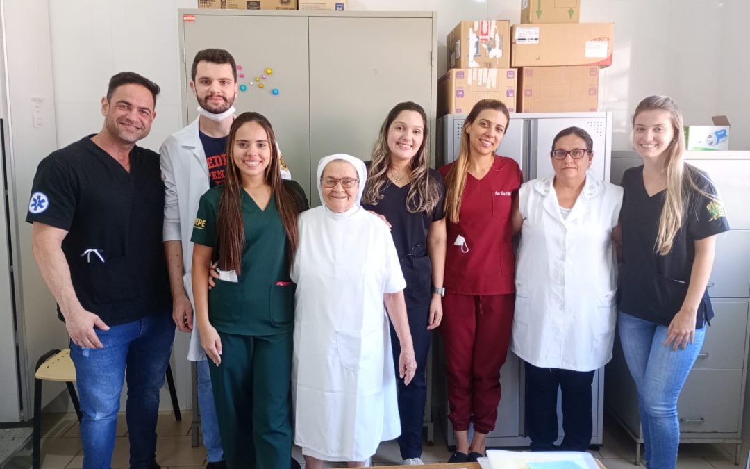 Lar Vicentino recebe atendimento de estagiários de Medicina