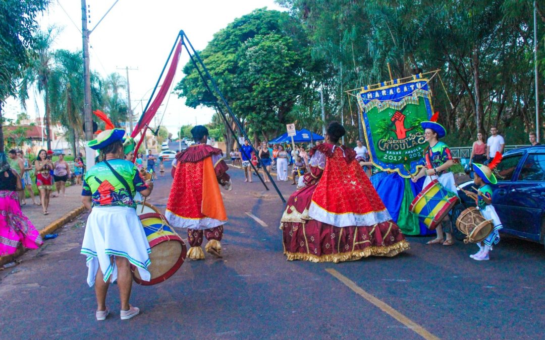 Bariri: Badauê Festival de Artes reúne famílias no Lago Municipal