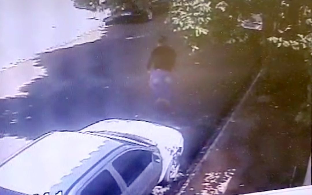 Polícia: Caminhonete é furtada em frente da Escola Eurico às 10h