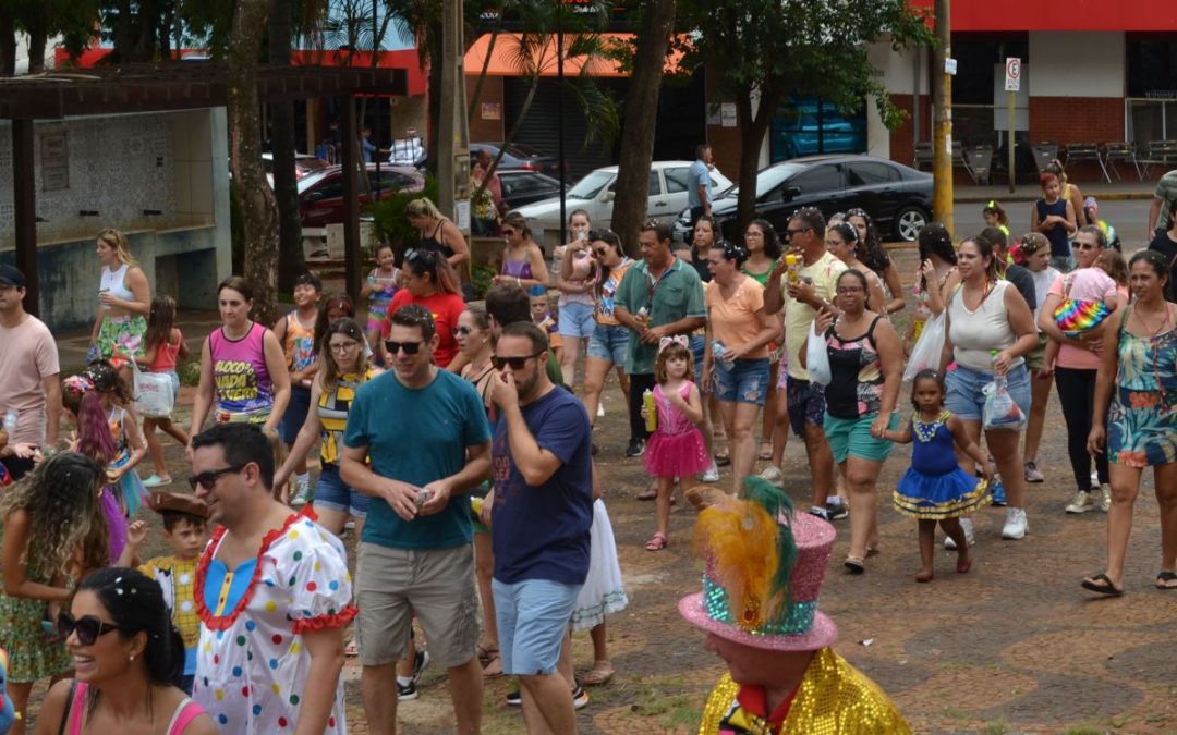 Bariri: Umuarama recebe 1.000 pessoas no Carnaval Abre Alas