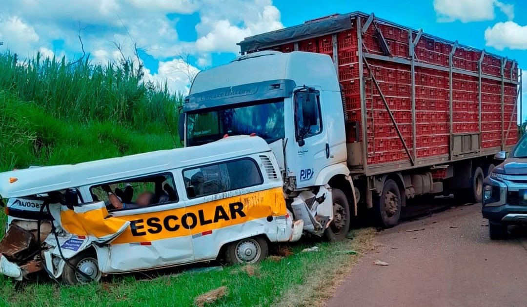 Região: Acidente com sete veículos deixa cinco pessoas feridas na SP-304