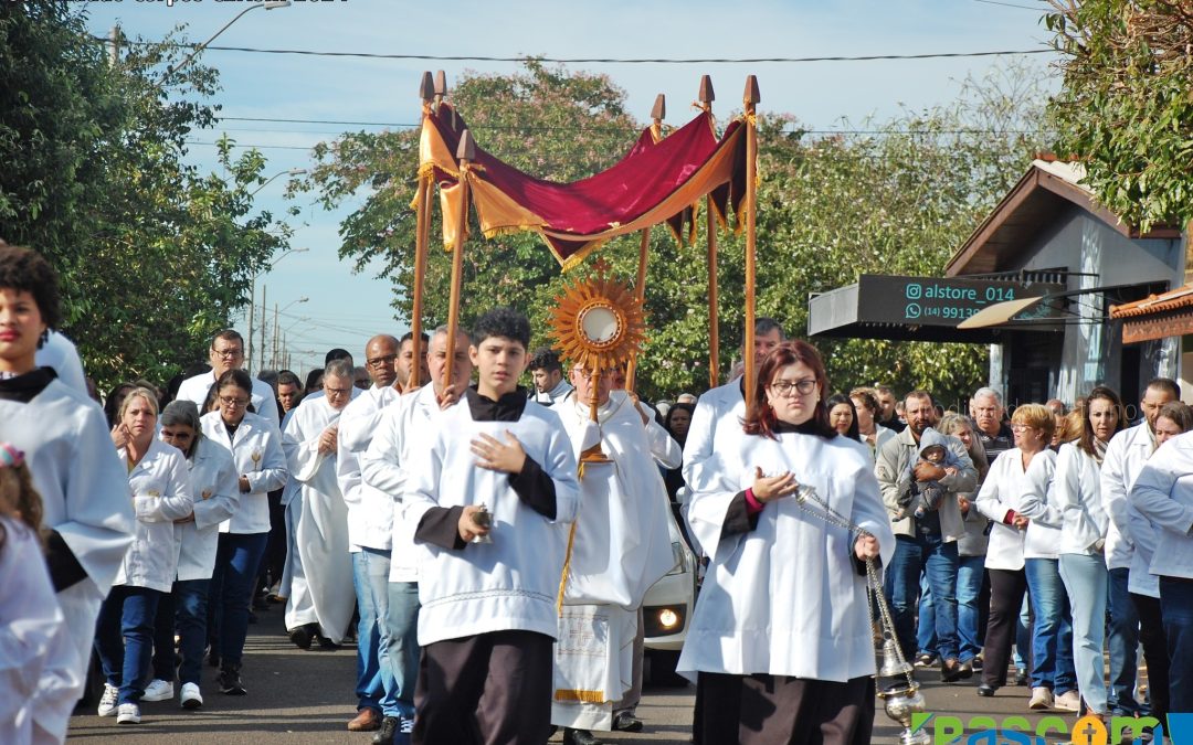 Religião: Paróquias recebem muitos fiéis para celebração de Corpus Christi