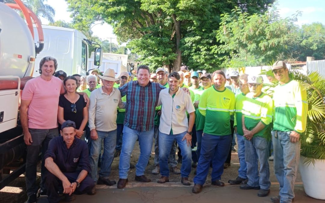 Cidade: Empresa de limpeza pública inicia prestação de serviços