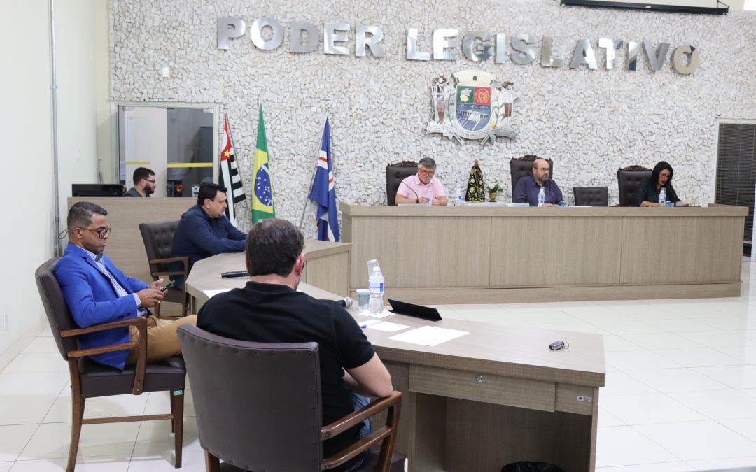 Política: Vereadores criticam falta de política de geração de empregos e renda