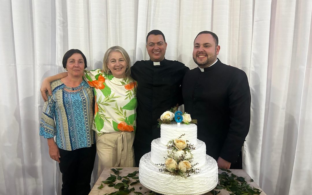 Social: Comunidade comemora aniversário de ordenação de Padre Leandro