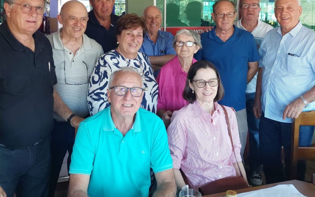 Região: Primeiros formandos do Colégio Agrícola ganham placa comemorativa